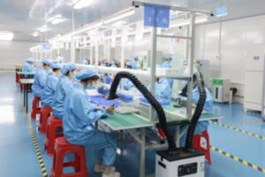 刷博士電動(dòng)牙刷組裝包裝車間：以高效流程和細(xì)致工...